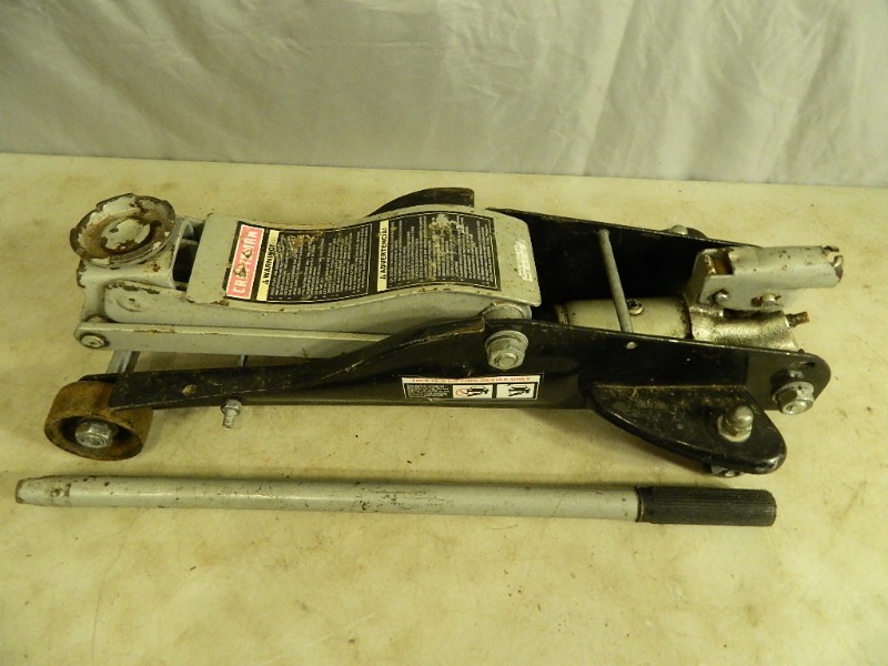 lot 82 image: Craftsman Automotive Jack