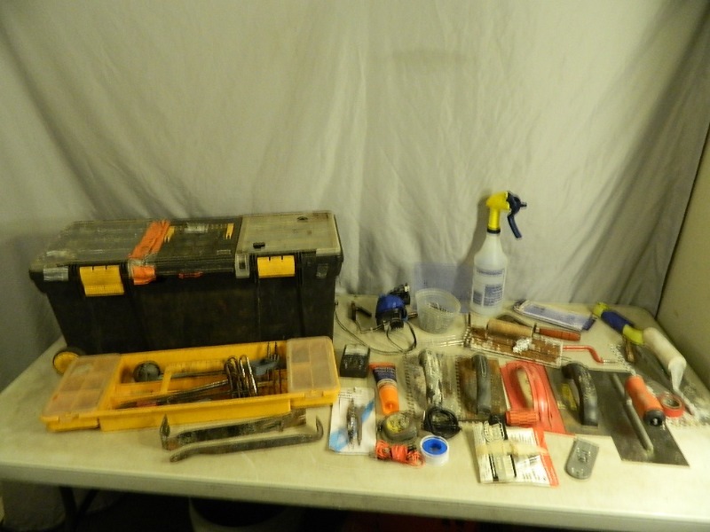 lot 94 image: Plastic Toolbox with Contents