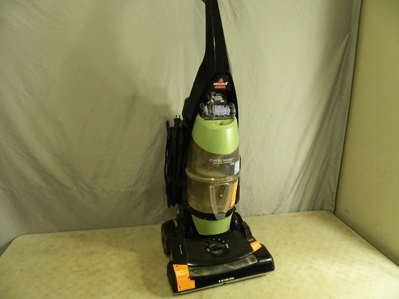 lot 100 image: Bissel Vacuum