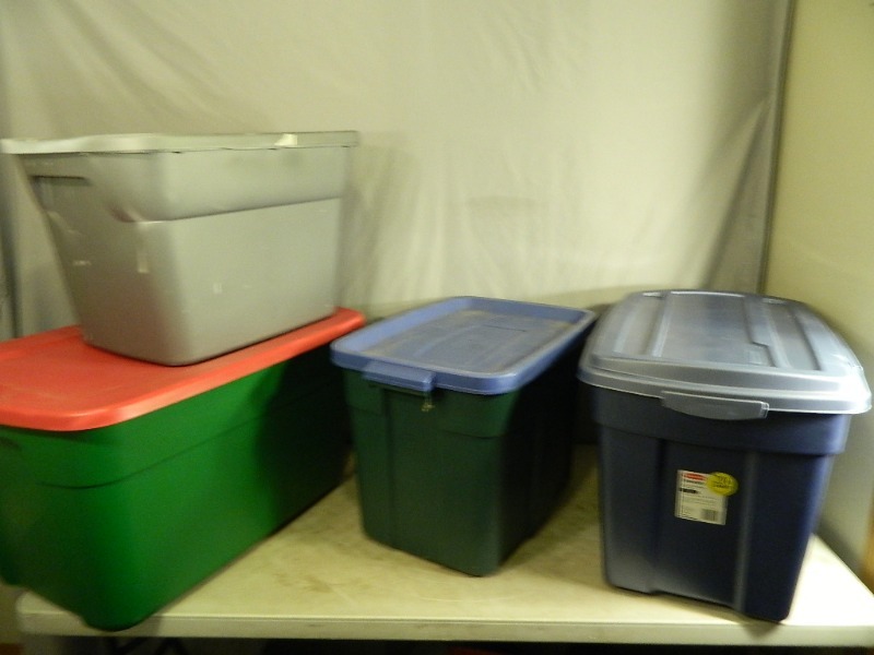 lot 103 image: 4 Totes with Lids
