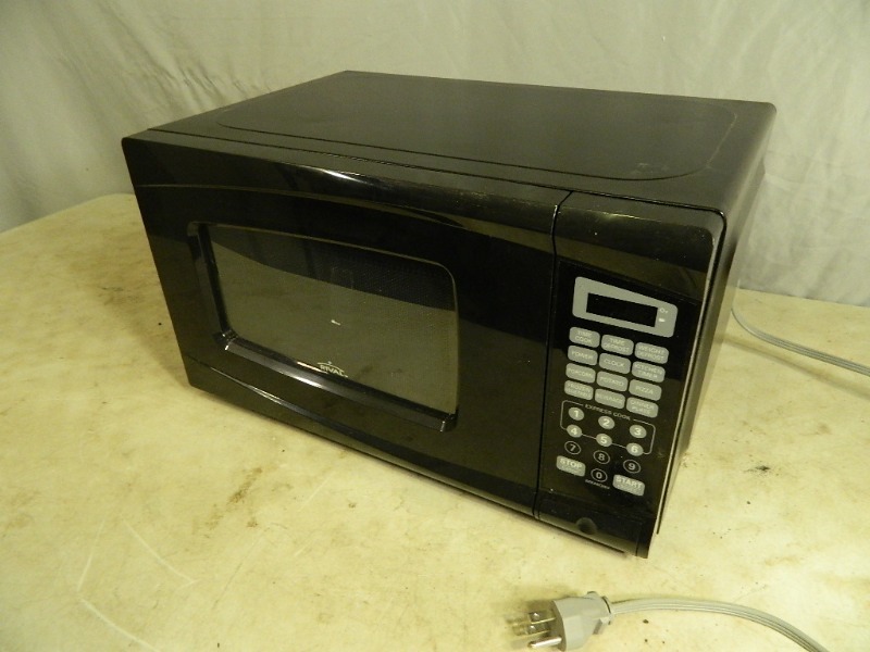 lot 105 image: Rival Caousel Microwave