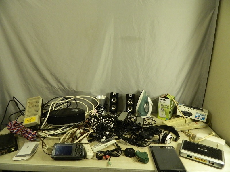 lot 145 image: Assorted Electronics
