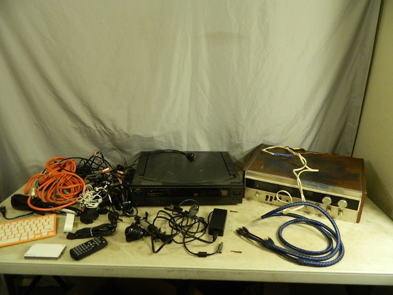 lot 146 image: Assorted Electronics