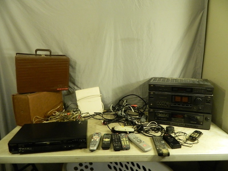 lot 148 image: Assorted Electronics