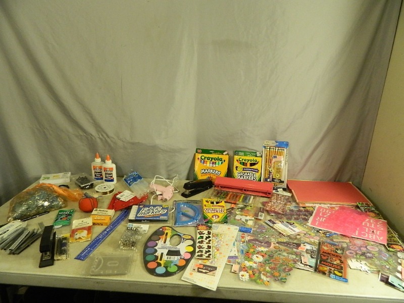 lot 170 image: Craft and Scrapbooking Items