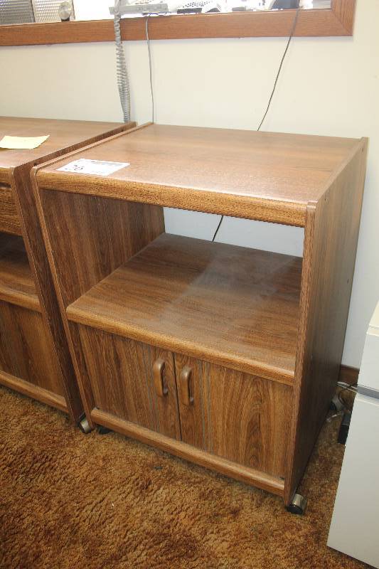 lot 26 image: 1-Door 2-Drawer Wood Rolling Cabinet