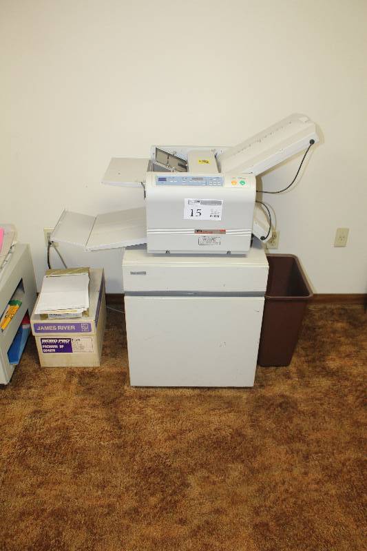 lot 15 image: MBM Automatic Folder