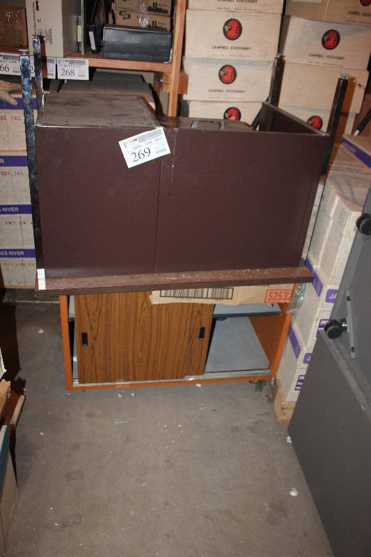 lot 269 image: Lot of (2) Desks, Chair