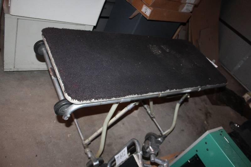 lot 218 image: Ferno-Washington 4-Wheel Cart