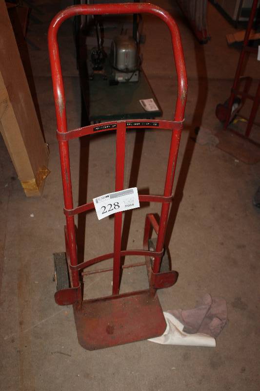 lot 228 image: 2-Wheel Dolly