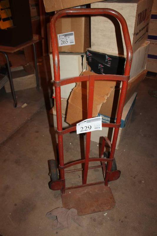 lot 229 image: 2-Wheel Dolly