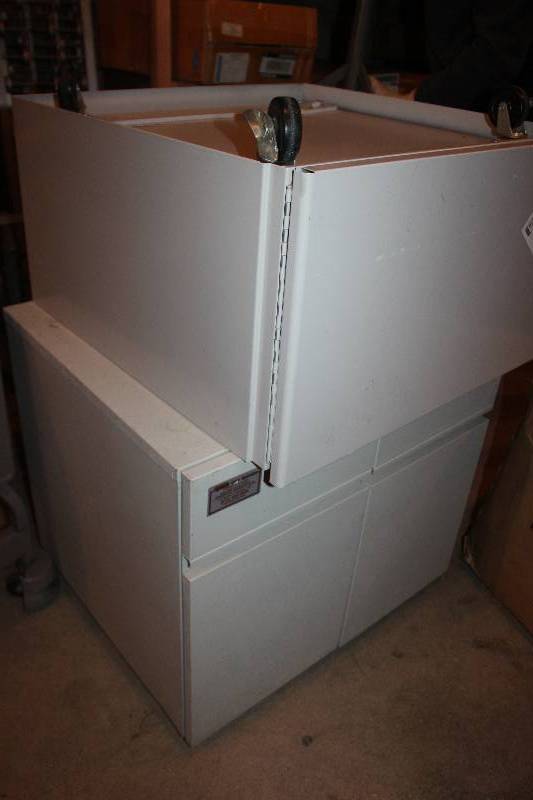 lot 178 image: 2-Door 2-Shelf Rolling Metal Storage Cabinet