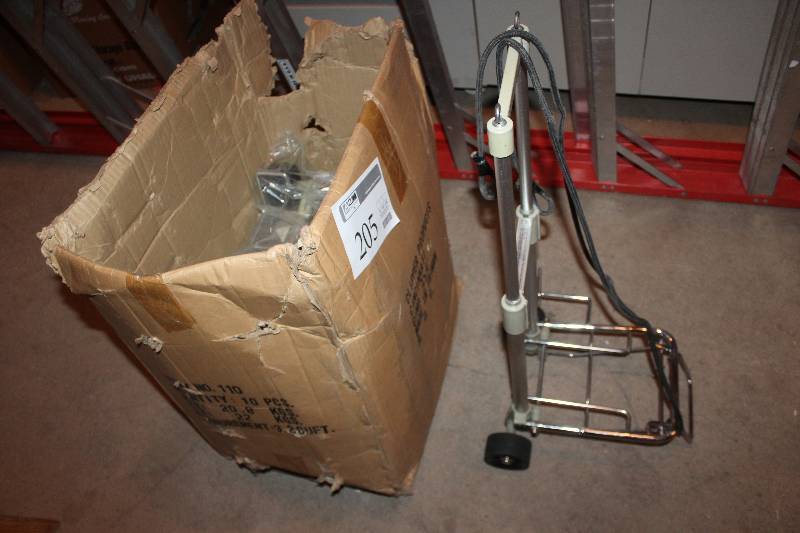 lot 205 image: 2-Wheel Dolly