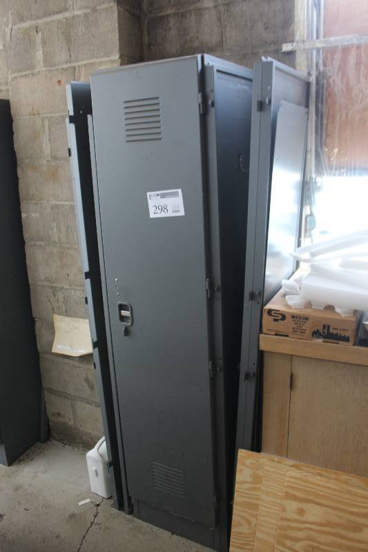 lot 298 image: Equipto Metal Lockers