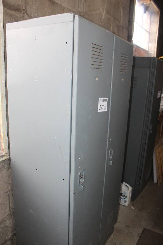lot 297 image: Metal Lockers