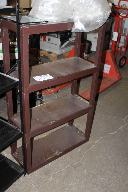 lot 331 image: 3-Piece Shelves