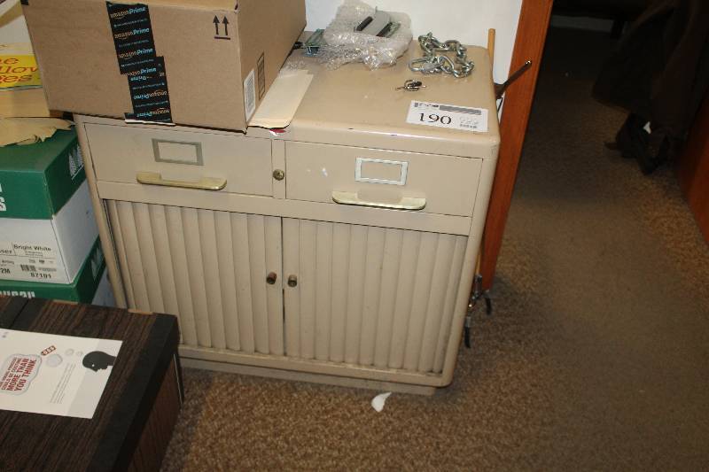 lot 190 image: 2-Door 2-Drawer Metal Cabinet Table