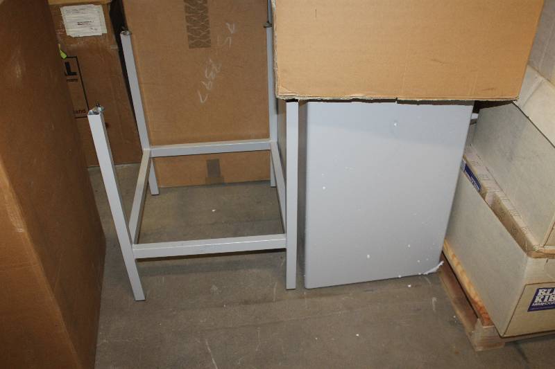 lot 314 image: Ideal Shredder Stand