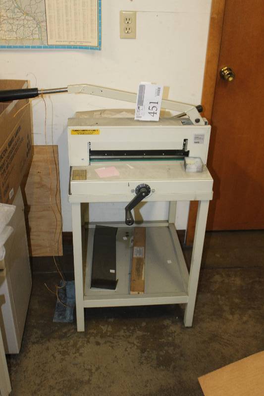 lot 451 image: MBM Triumph Paper Cutter