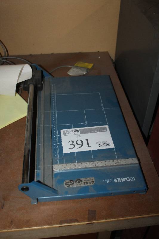 lot 391 image: Dahle Roll Trimmer