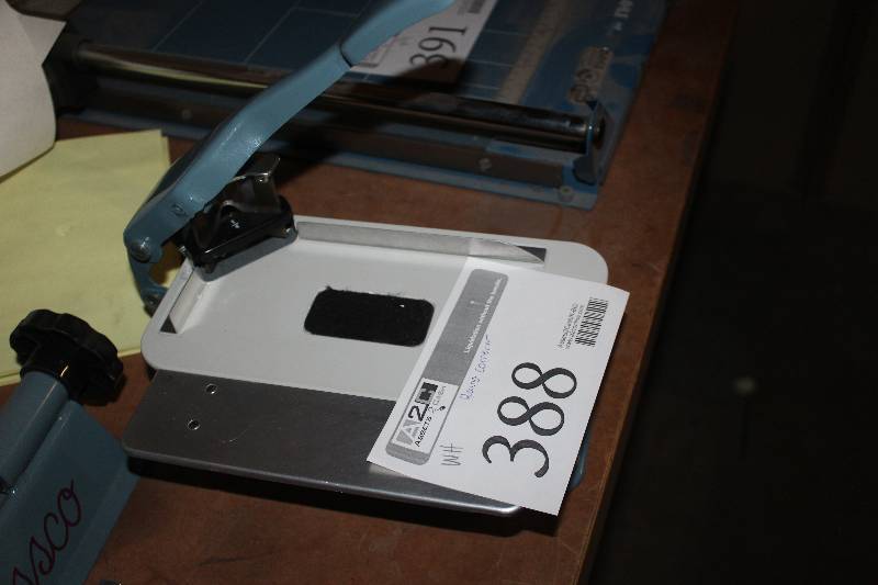 lot 388 image: Lassco Shear-Action & Self-Sharpening Round Cornerer