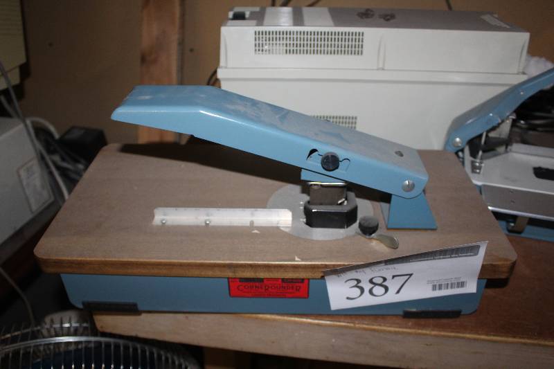 lot 387 image: Lassco Shear-Action & Self-Sharpening Round Cornerer