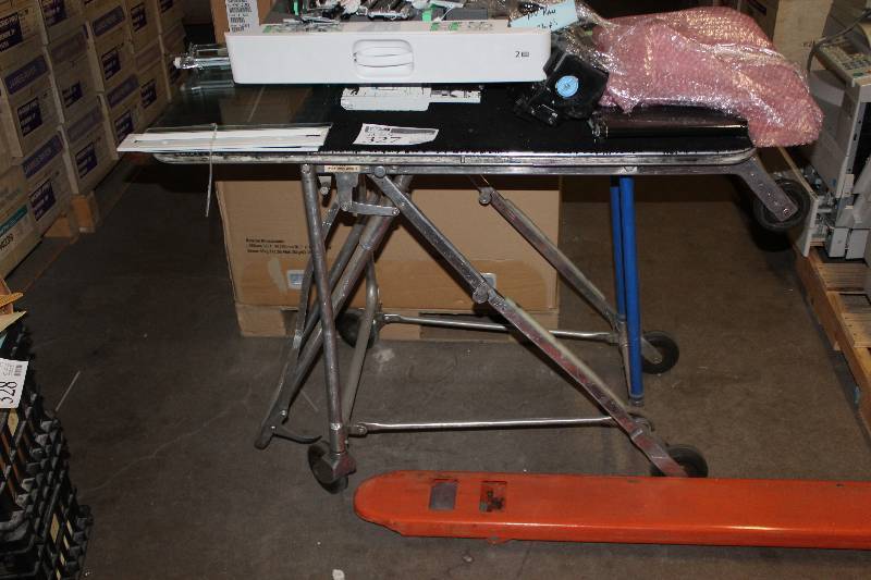 lot 327 image: 4-Wheel Dolly