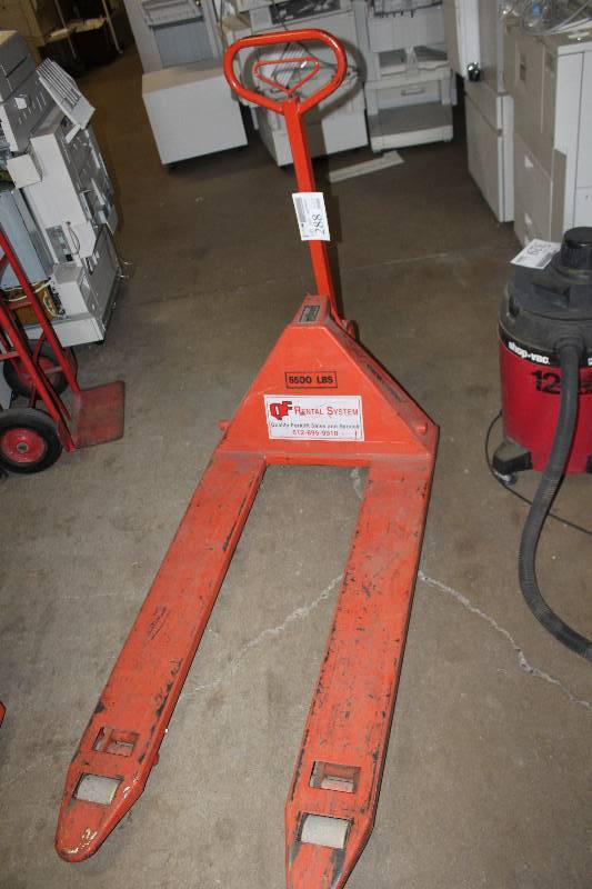 lot 288 image: Magnum 5000 Pallet Jack