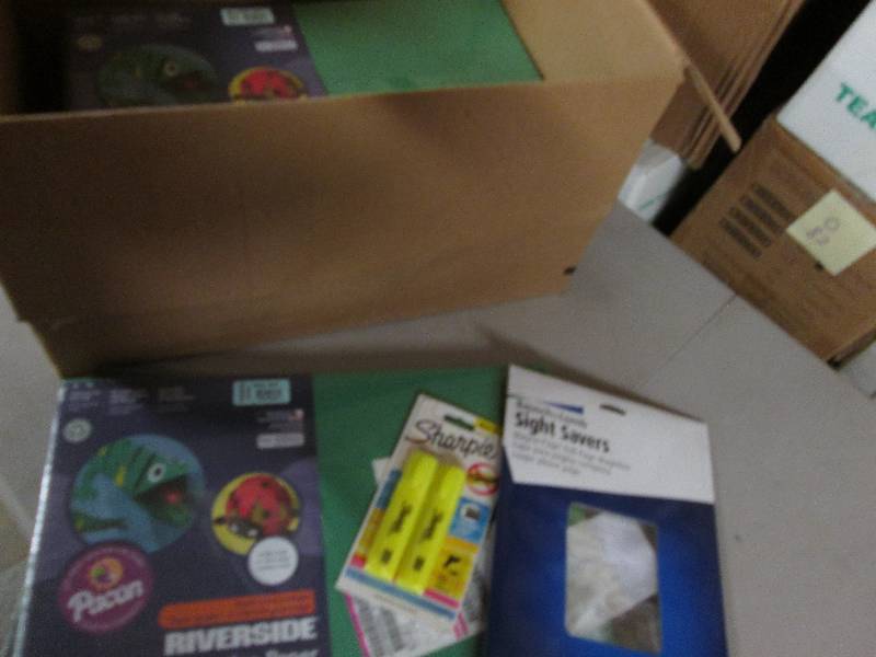 14 pk of 50 each 12x18 in Green Con...