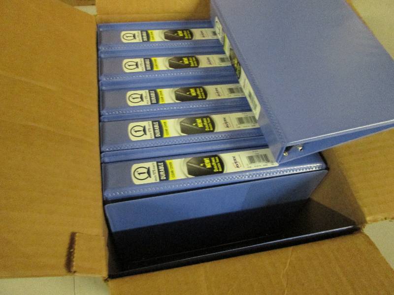 Case of 12 Small Avery Durable 1 B...