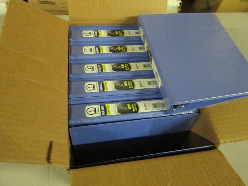 Case of 12 Small Avery Durable 1 B...