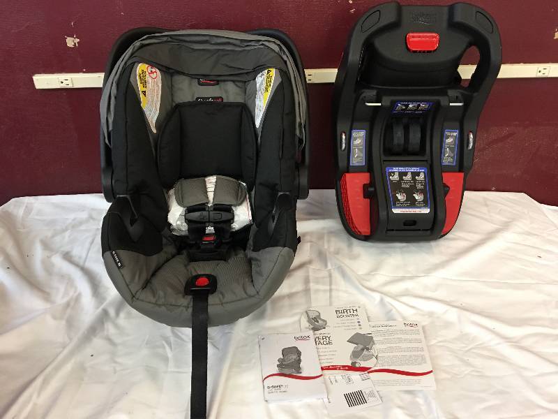 Britax B-Safe 35 Infant Car Seat, Black retail $169 still has tags on it
