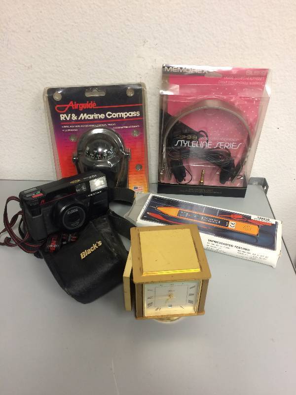 lot 18 image: Assorted Vintage Electronics