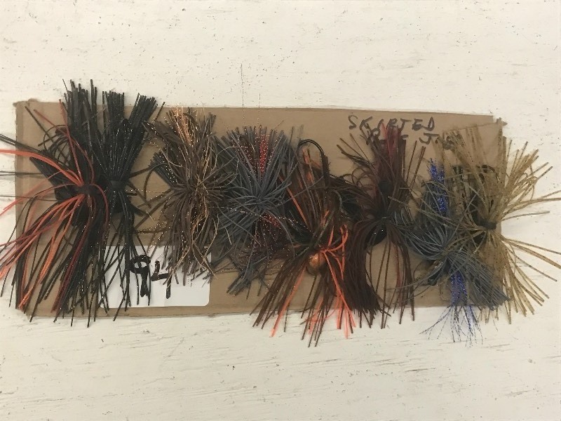 (8) Skirted Weedless Bass Jigs ...