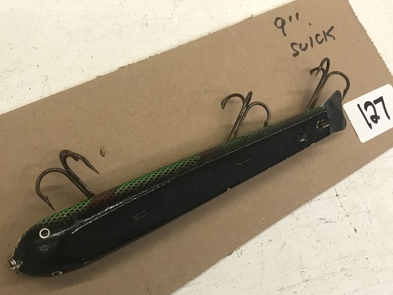 8 Unmarked Muskie Lure...