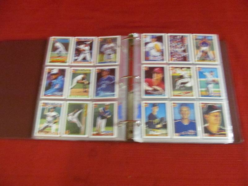 lot 7 image: 1991 Topps baseball cards