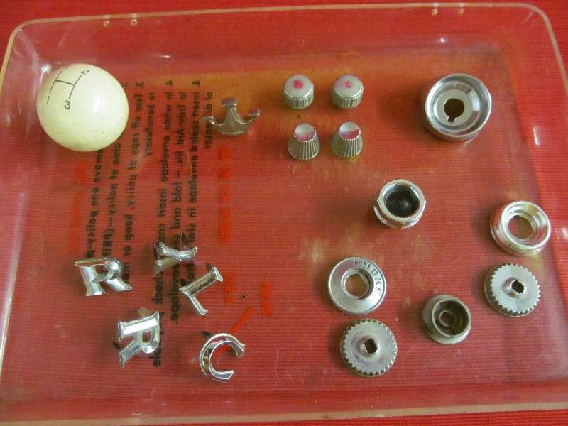 lot 36 image: vintage auto knobs