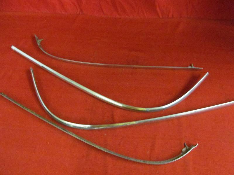lot 47 image: vintage rear window moldings