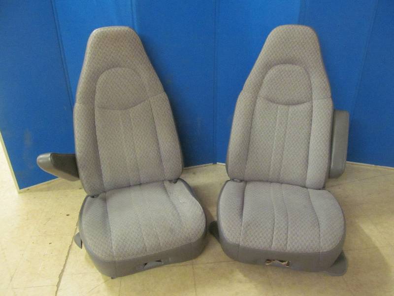 lot 62 image: Chevy Express Van front seats