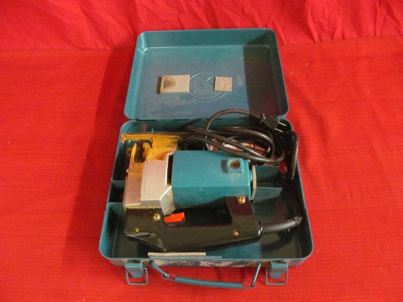 lot 68 image: Makita jig saw