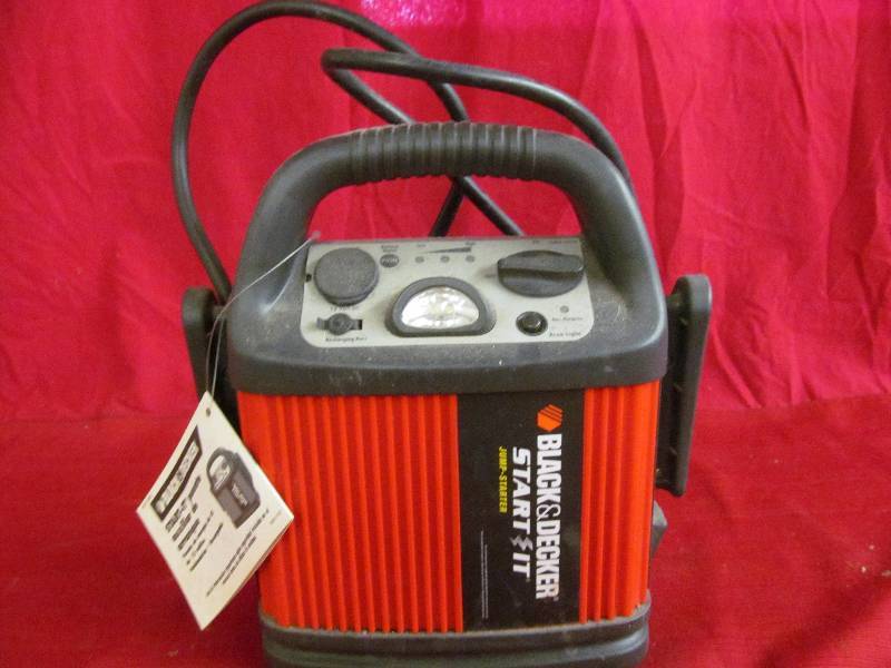lot 92 image: Black Decker jump starter