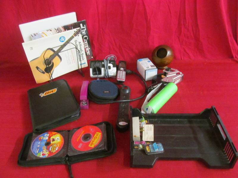 lot 104 image: office supplies