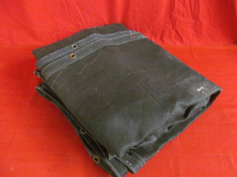 lot 114 image: shade screen for kennel