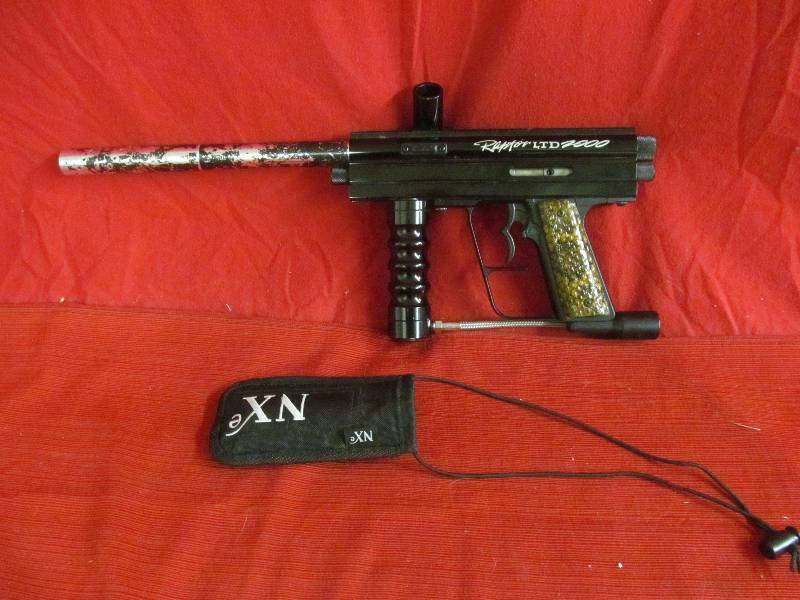 lot 136 image: Raptor paintball gun
