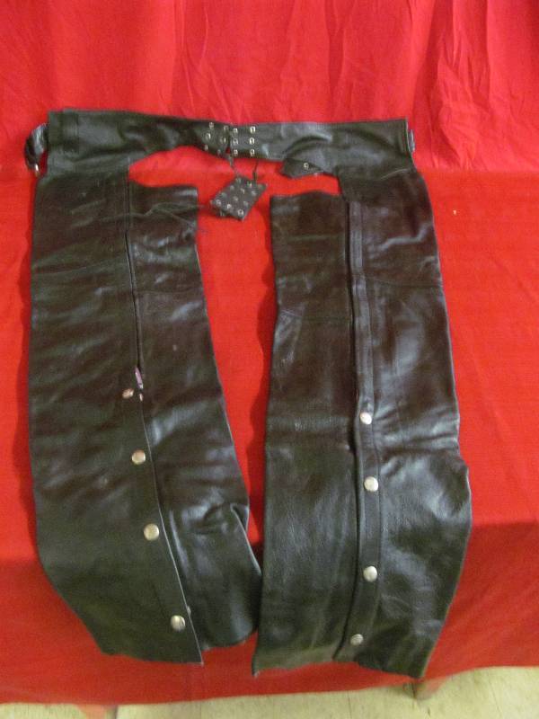 lot 141 image: Interstate chaps