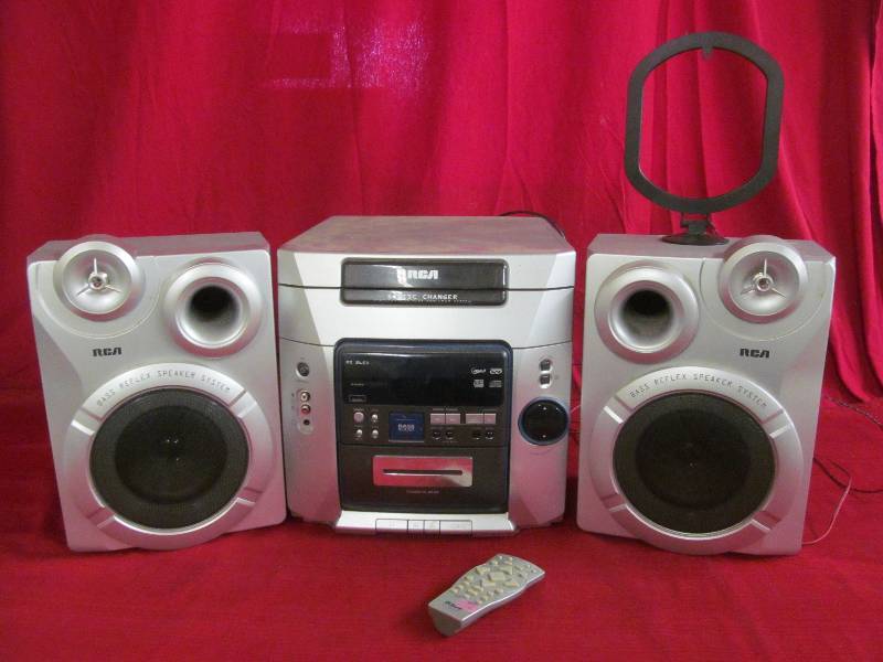lot 152 image: RCA stereo