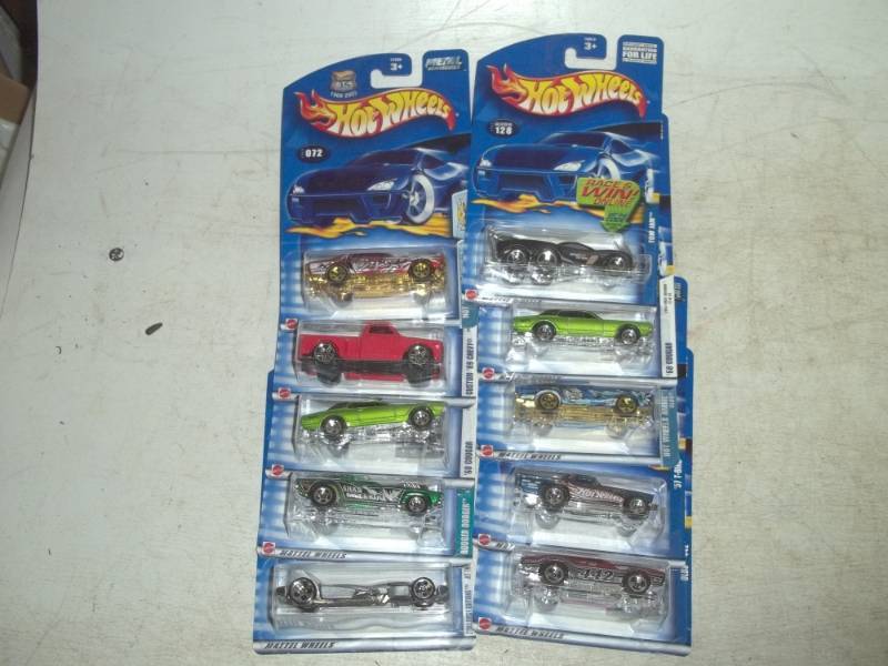 10 Hotwheels Cars