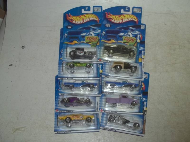 10 Hotwheels Cars