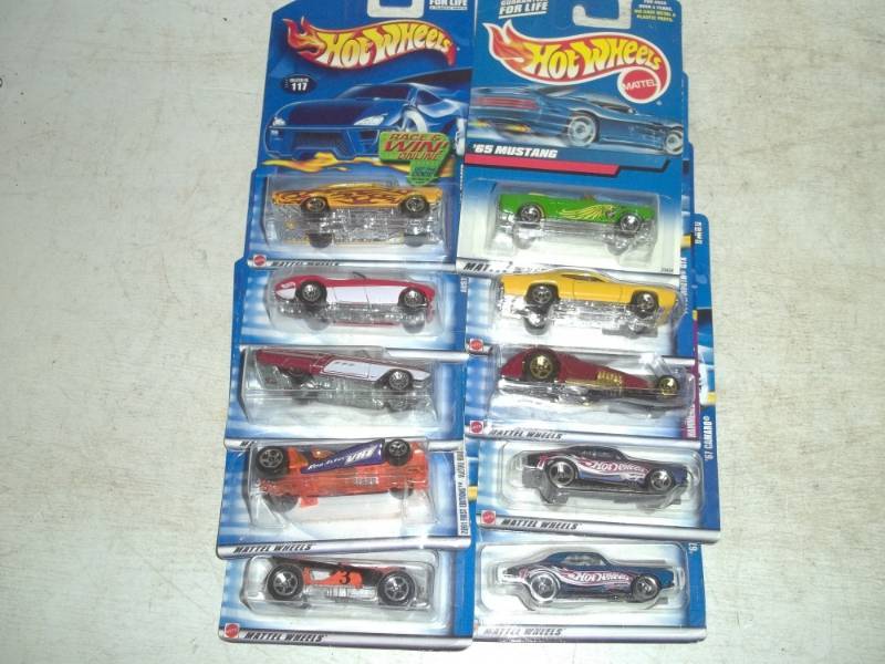 10 Hotwheels Cars