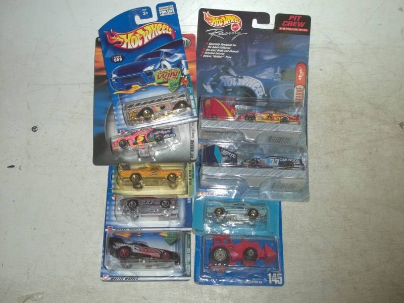 9 Hotwheels Cars